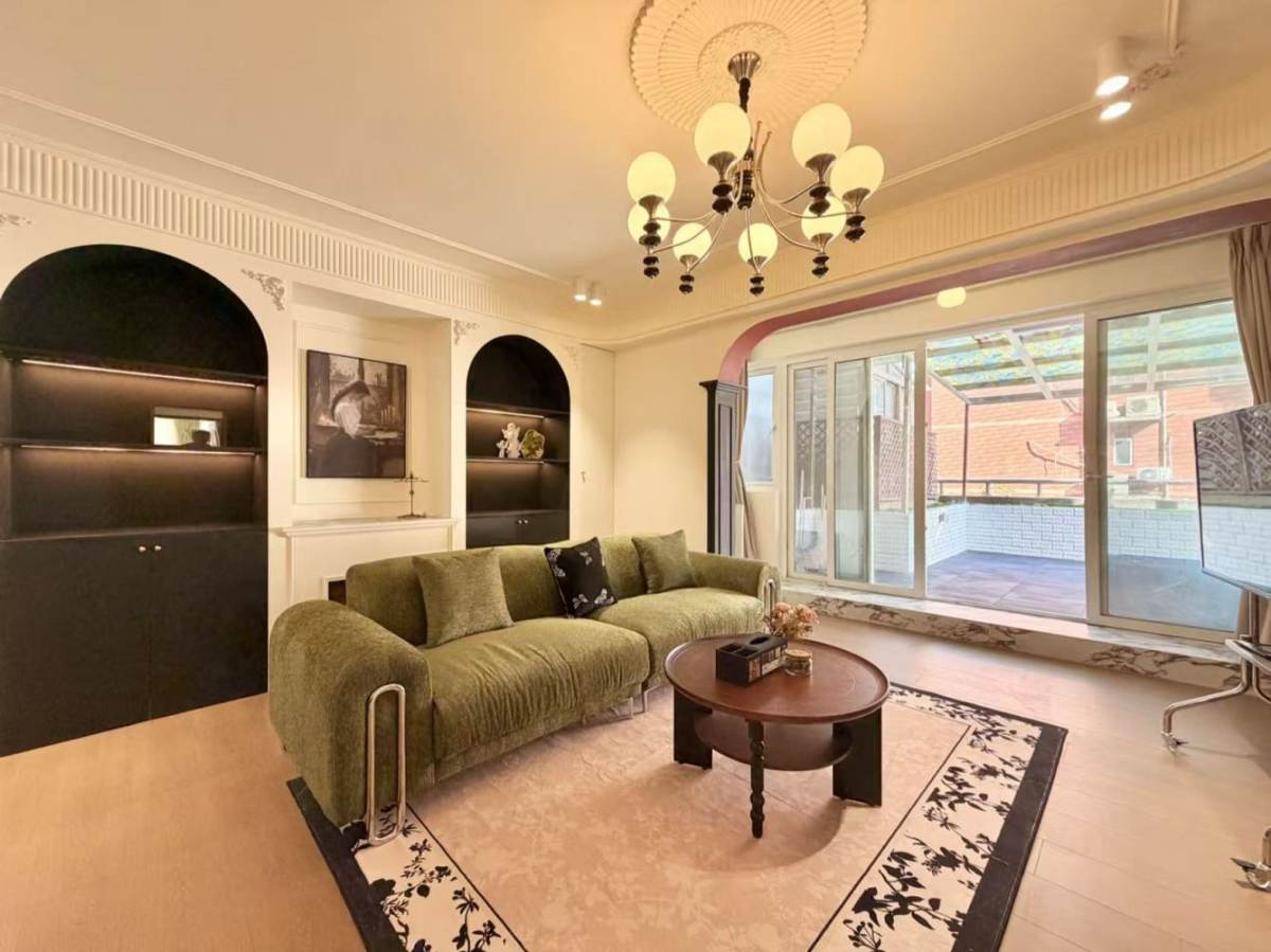 Housing image — Living Room