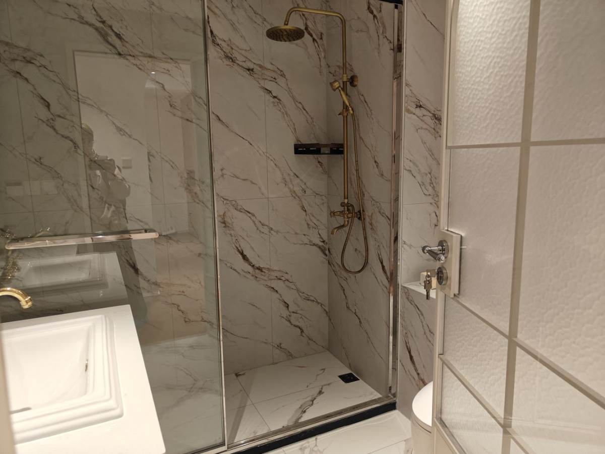 Housing image — Bathroom