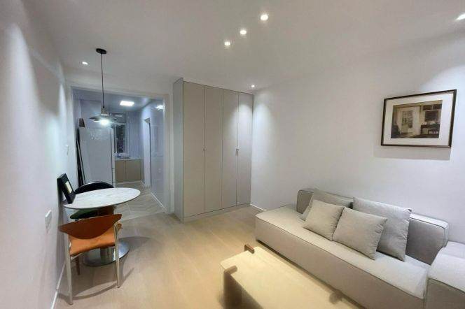 1BR Apartment near Lancun Rd Metro with Private Garden (L4/L6)
