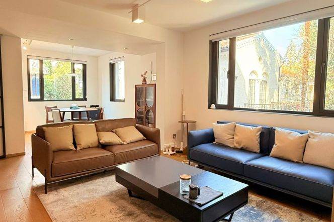 2BR Apartment near Jiangsu Rd Metro