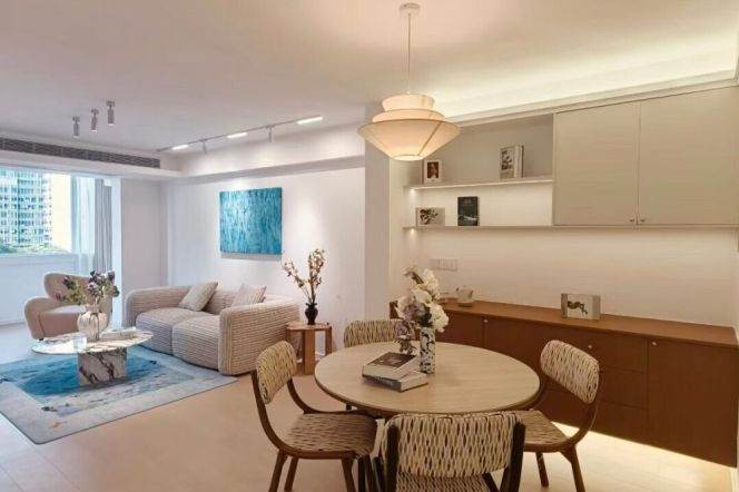 Spacious 2BR Apartment in Jing'an (L7)