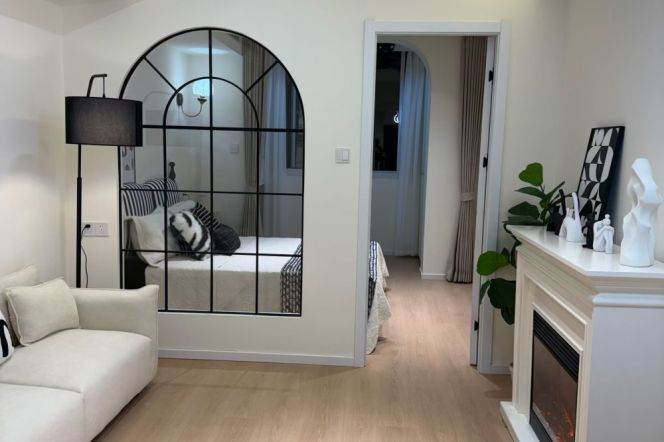 1BR Apartment near The Roof