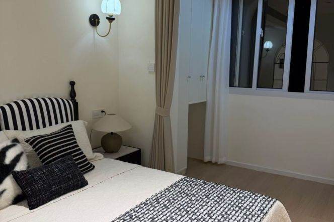 1BR Apartment near The Roof