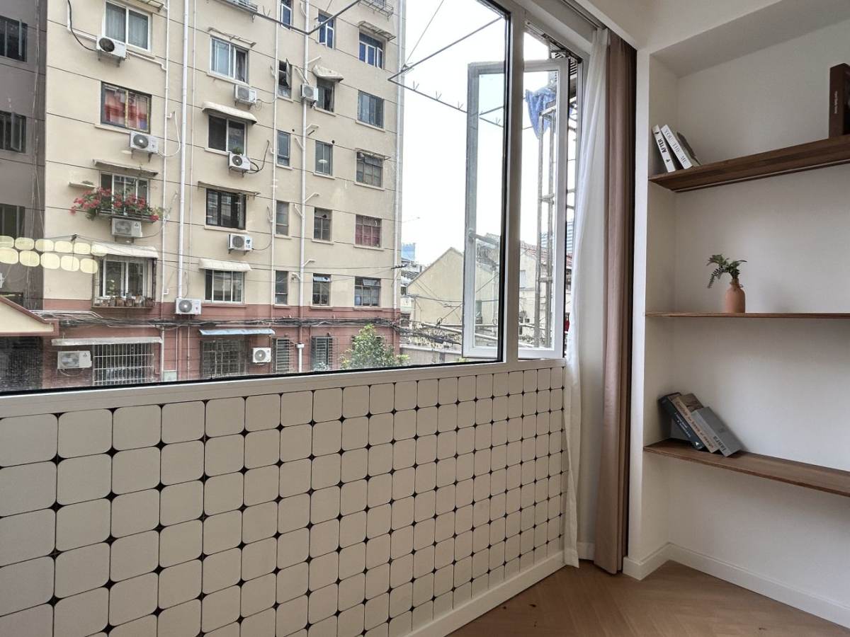 Housing image — Balcony
