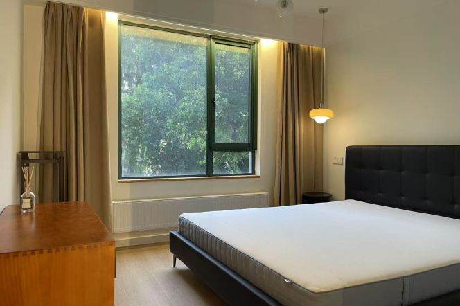 2BR Apartment in Jing'an with Green View (L13/L14)