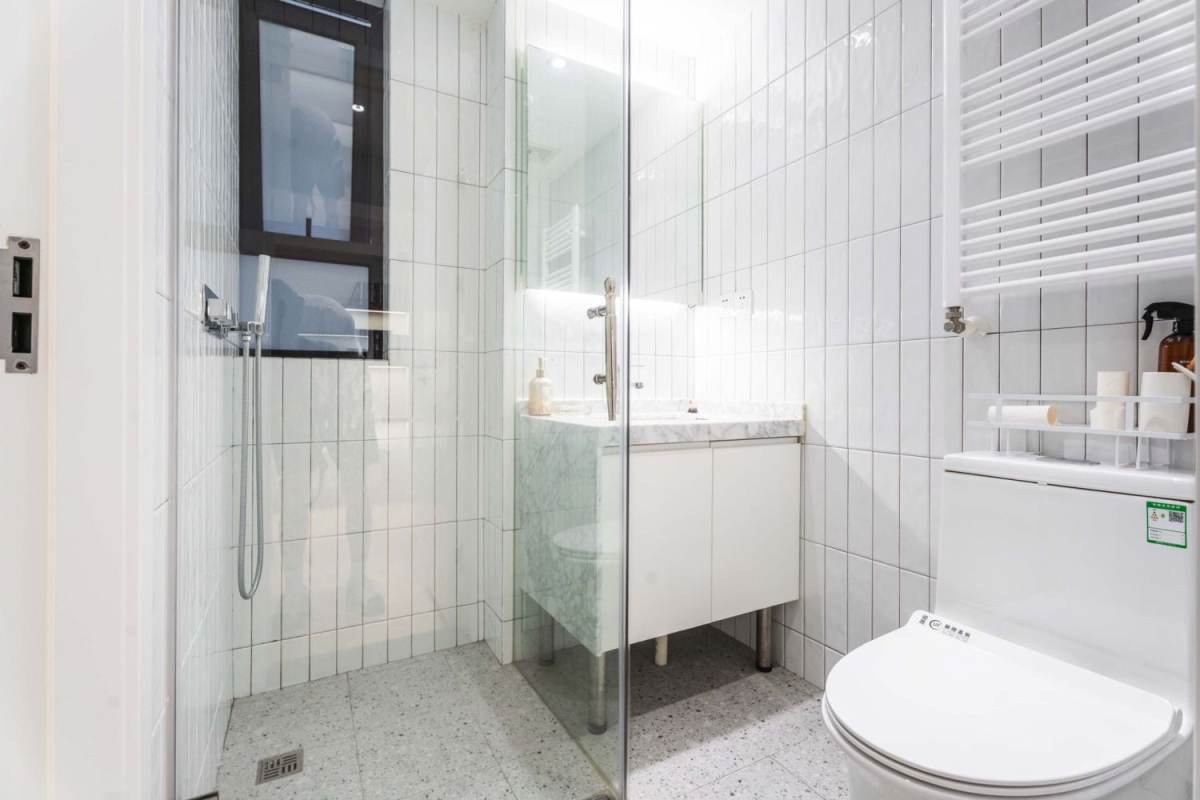Housing image — Bathroom