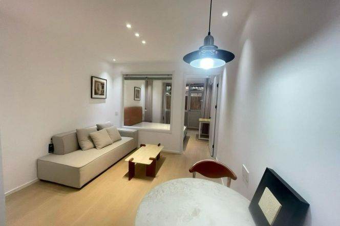 1BR Apartment near Lancun Rd Metro with Private Garden (L4/L6)
