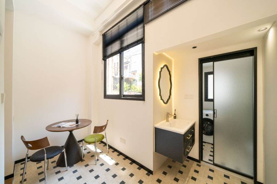 Housing image — Bathroom