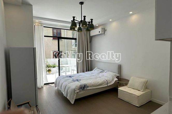 1BR Lane House in Old Xuhui with Terrace