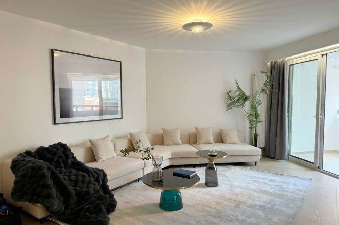 2BR Apartment in Xujiahui (L1/L9/L11)