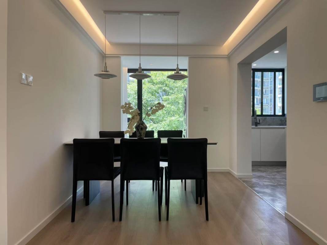 Housing image — Living Room