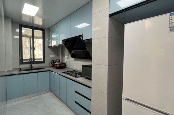 2BR Apartment near Hongqiao Rd Metro (L3/L4/L10)