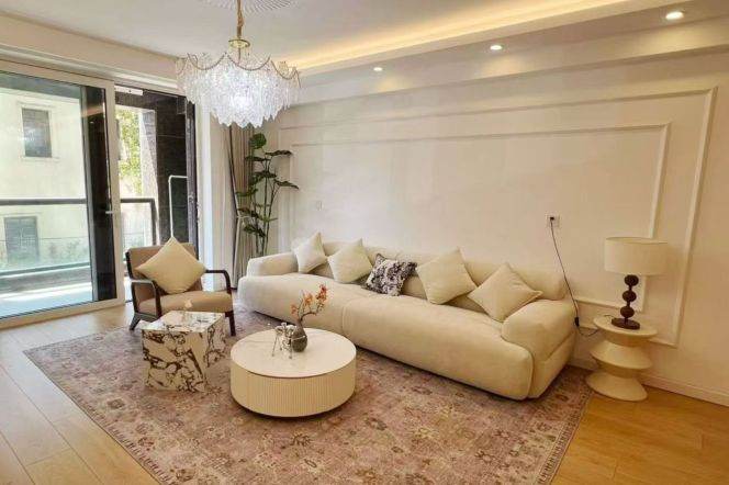 2BR Apartment in Jing'an (L7)