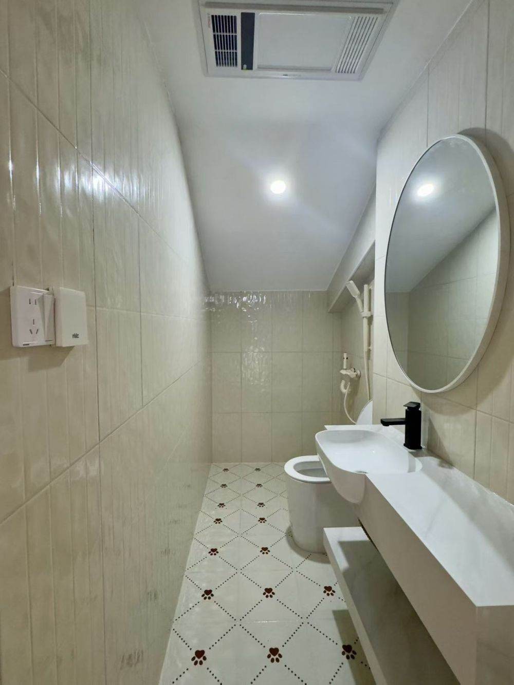 Housing image — Bathroom