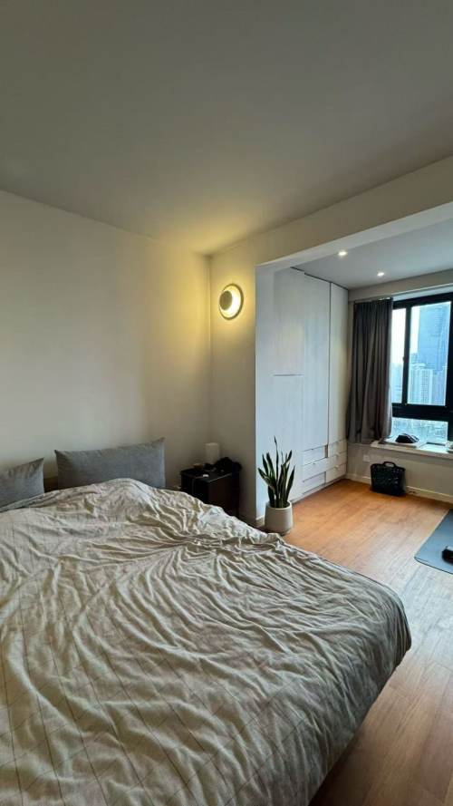 Housing image — Bedroom