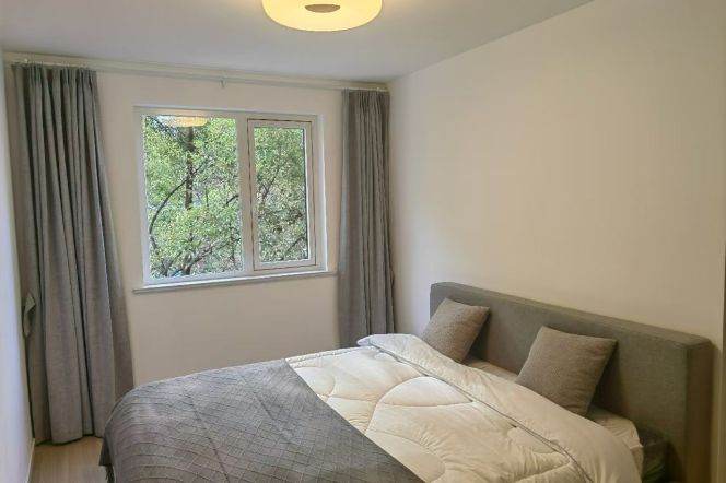 4BR Apartment in Jing'an