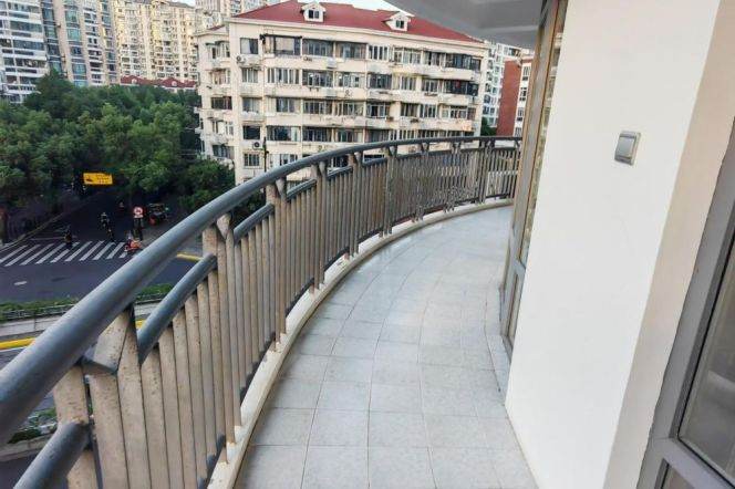 3BR Apartment near West Yan'An Rd Metro (L3/L4)