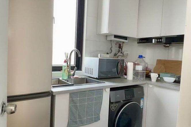 1BR Apartment in Old Xuhui (L9/L12)