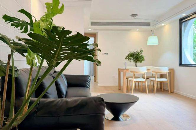 3BR Apartment in Jing'an (L2/L7/L14)