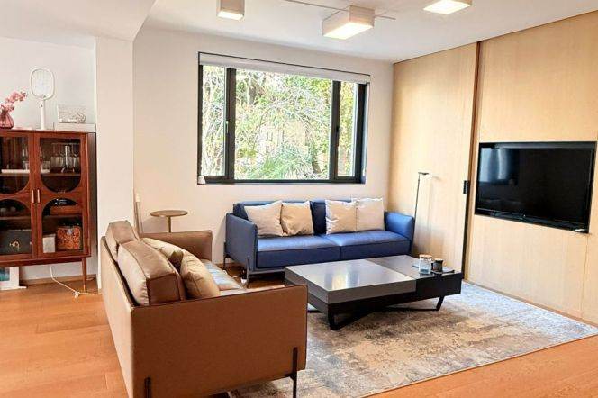 2BR Apartment near Jiangsu Rd Metro