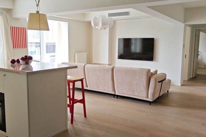 4BR Apartment in Jing'an with Terrace (L2/L11)