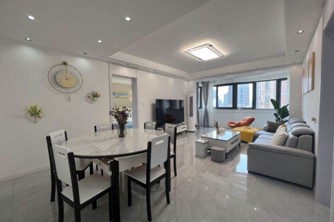 2BR Apartment near Hongqiao Rd Metro (L3/L4/L10)