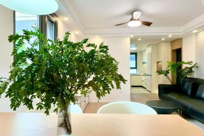 3BR Apartment in Jing'an (L2/L7/L14)