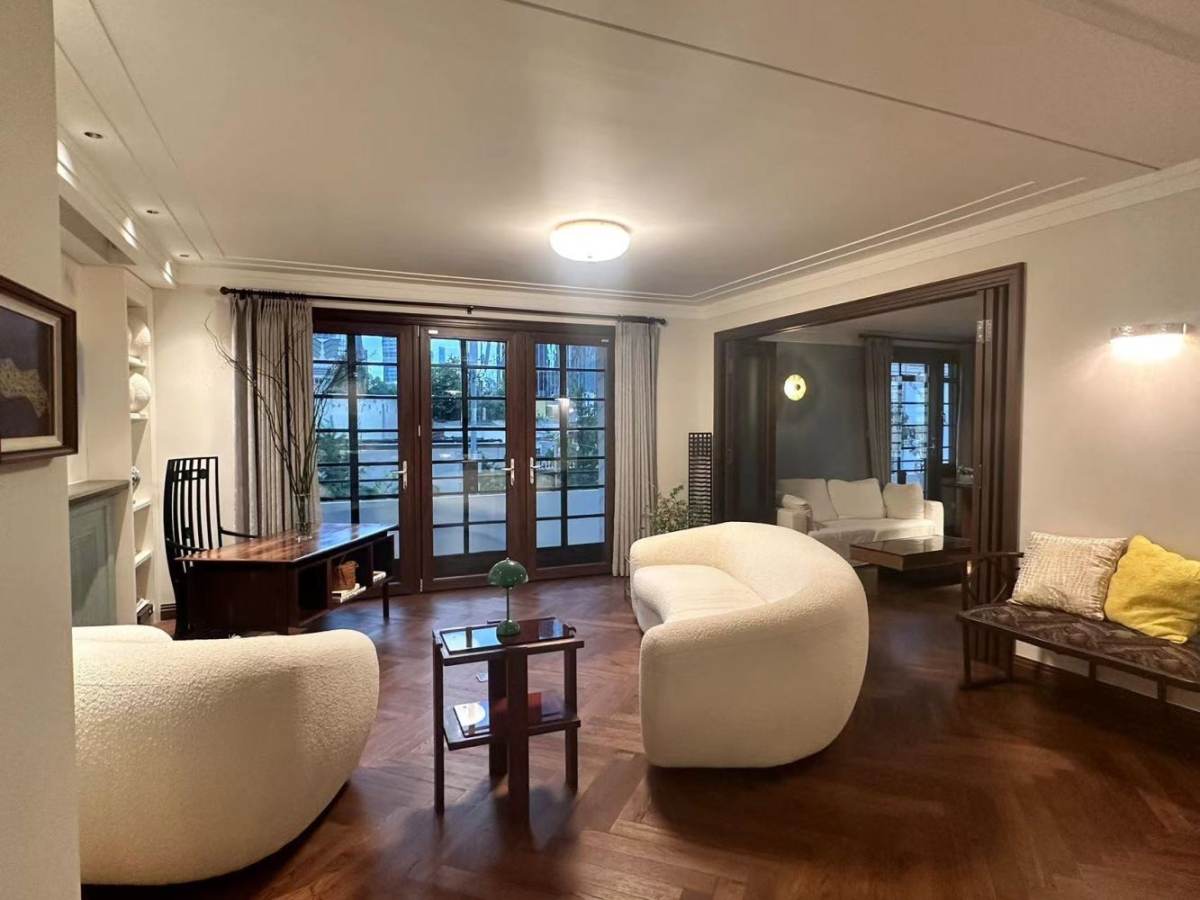 Housing image — Living Room