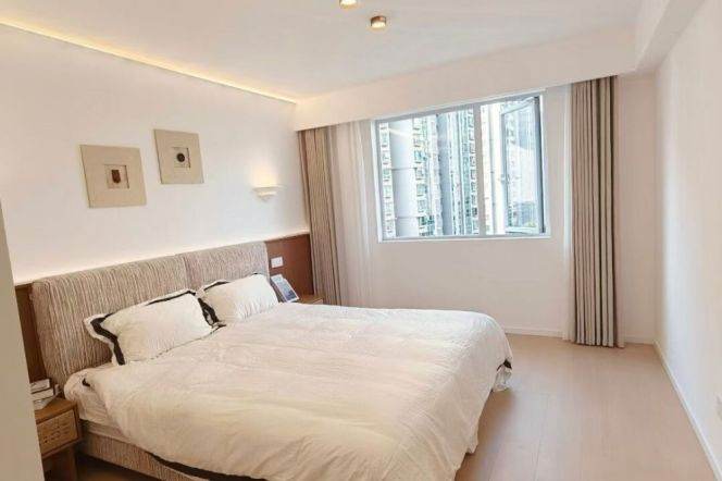 Spacious 2BR Apartment in Jing'an (L7)