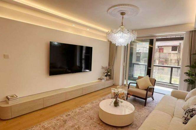 2BR Apartment in Jing'an (L7)