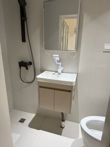 Housing image — Bathroom
