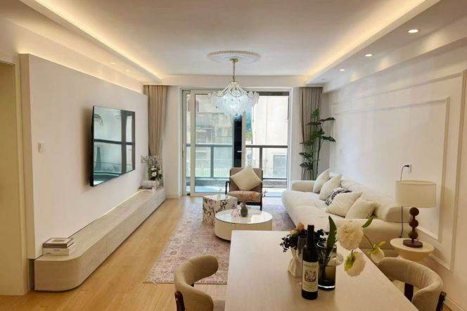 2BR Apartment in Jing'an (L7)
