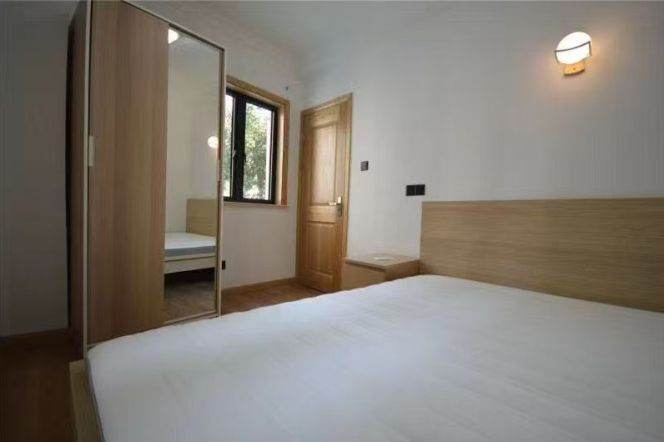 Spacious 1BR Lane House in Old Xuhui