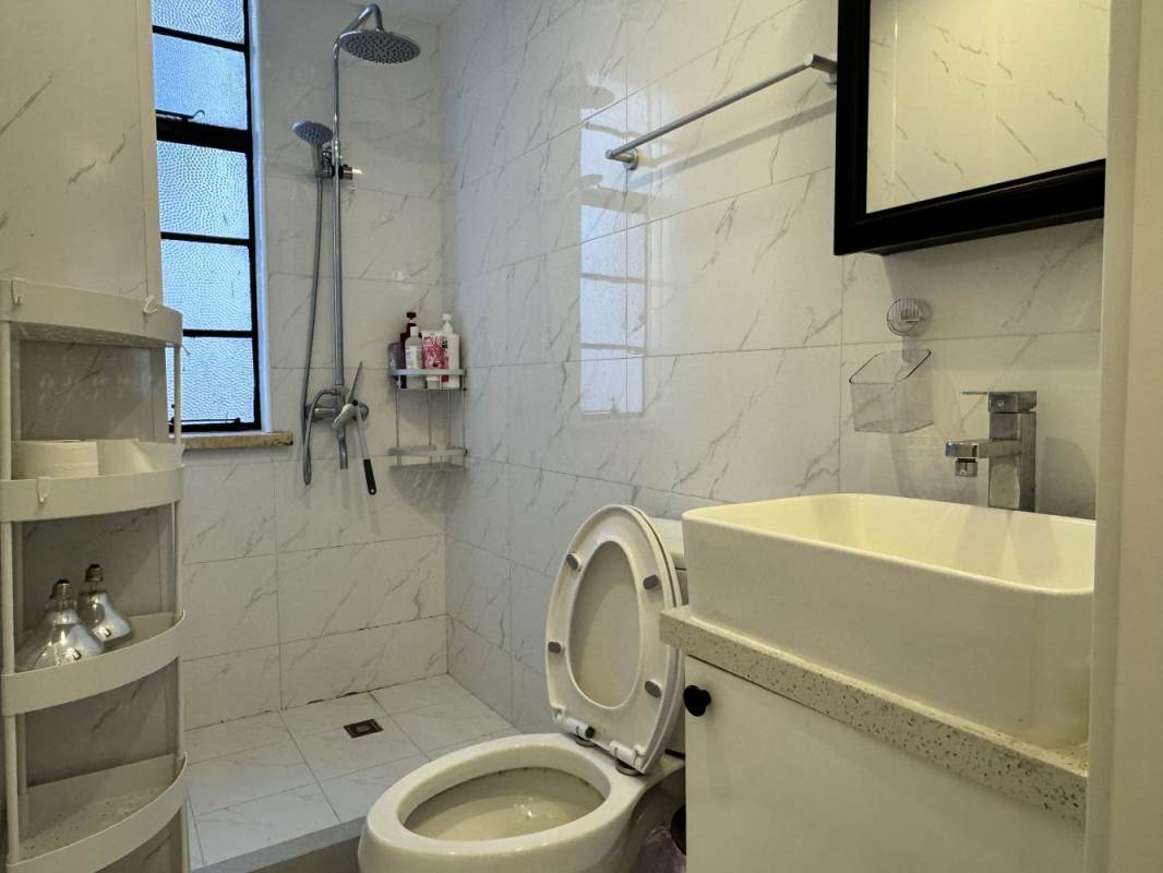 Housing image — Bathroom