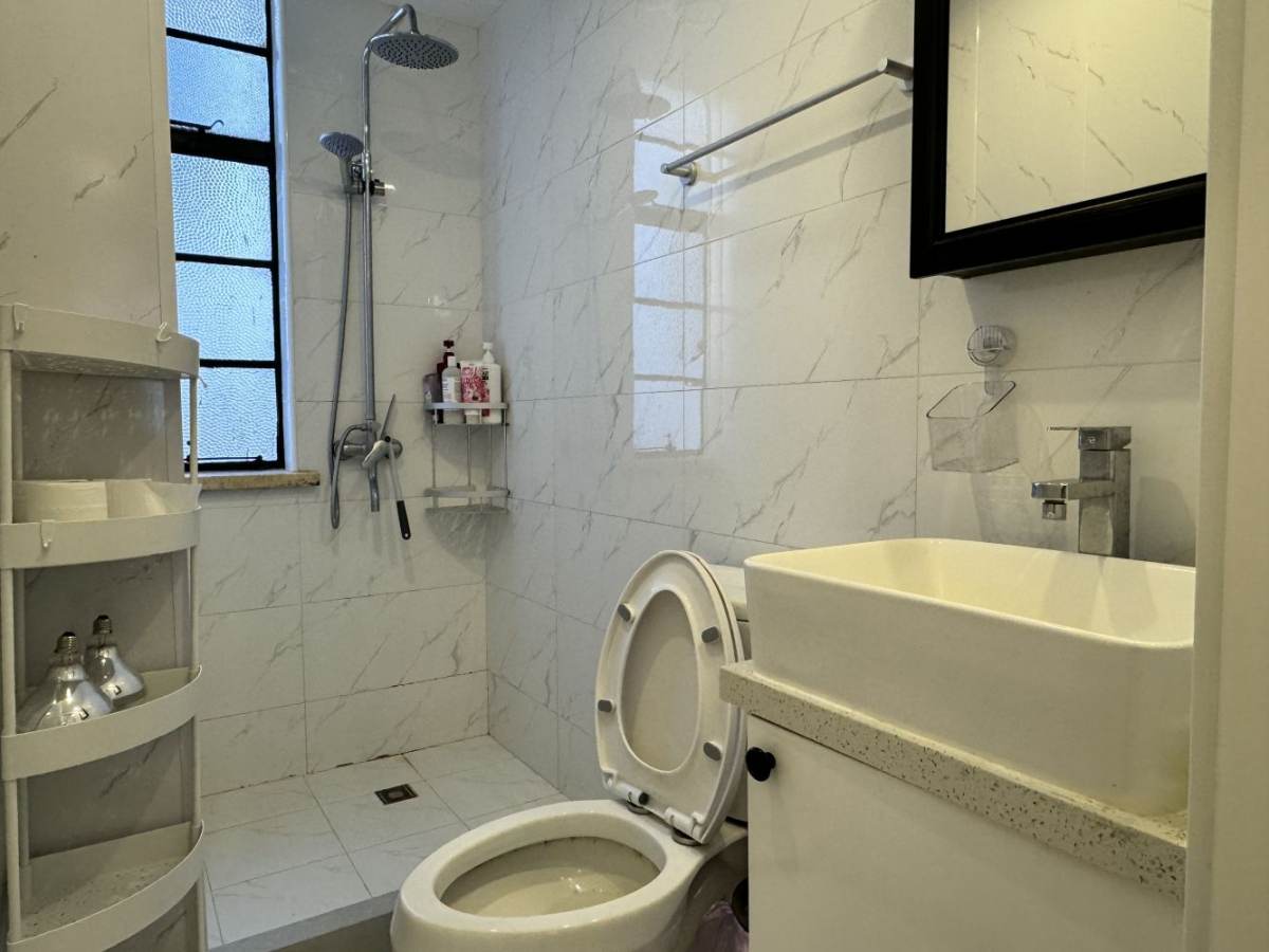 Housing image — Bathroom