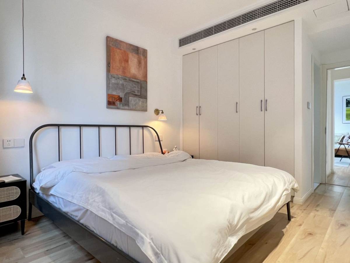 Housing image — Bedroom