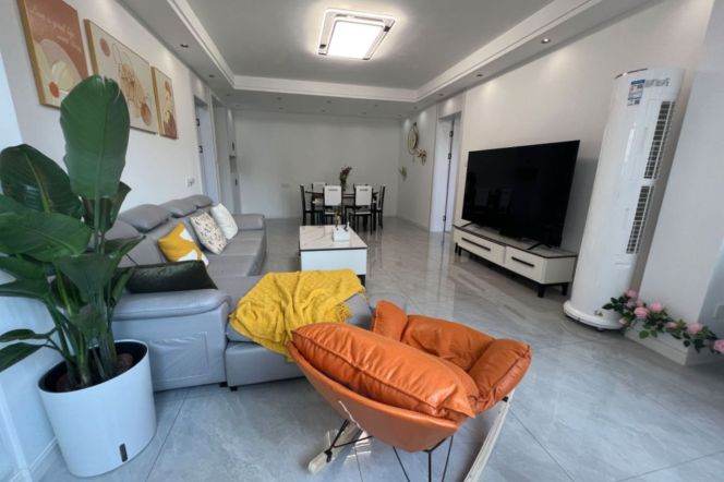 2BR Apartment near Hongqiao Rd Metro (L3/L4/L10)