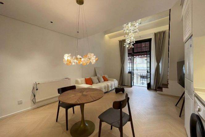 Spacious 1BR Heritage Apartment in Jing'an