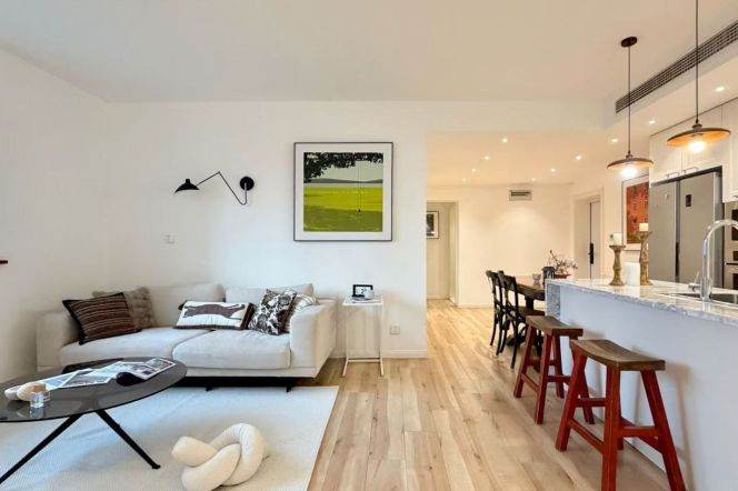 High-Floor 4BR Apartment near Nanjing Xi Lu (L2/L12/L13)