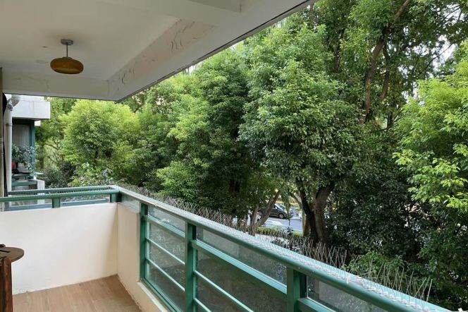 2BR Apartment in Jing'an with Green View (L13/L14)
