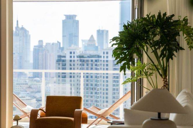 High-Floor 3BR Apartment in Jing'an with Outstanding View (L7/L13)