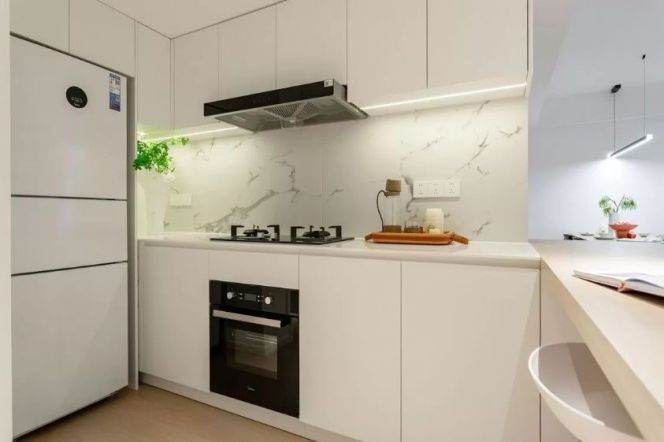 3BR Apartment near Jiangsu Rd Metro
