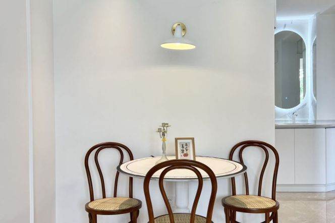 Spacious 1BR Apartment in Xujiahui (L3/L4/L10)