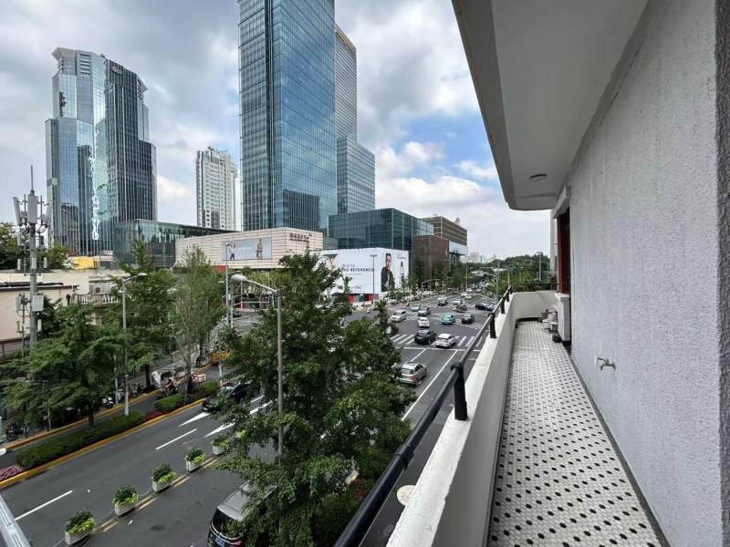Housing image — Balcony