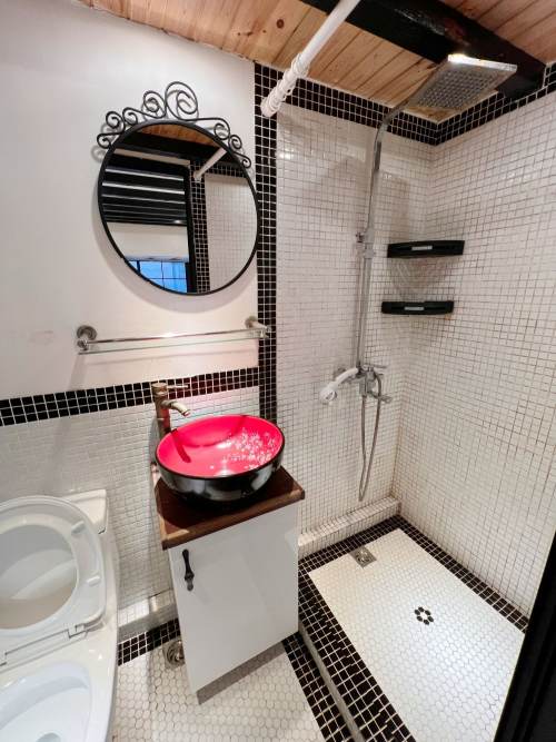 Housing image — Bathroom