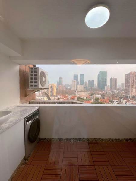 Housing image — Balcony