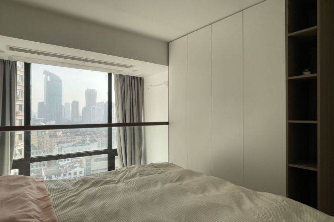 2BR Apartment near Changping Rd Metro with Floor-to-Ceiling Windows