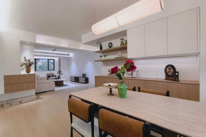 Spacious 2BR Apartment in Xujiahui (L3/L4/L9)
