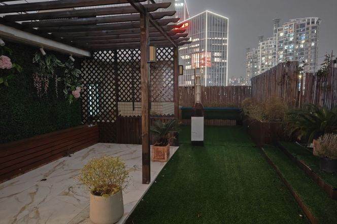 Spacious 3BR Apartment in North Bund with Outstanding View (L12)