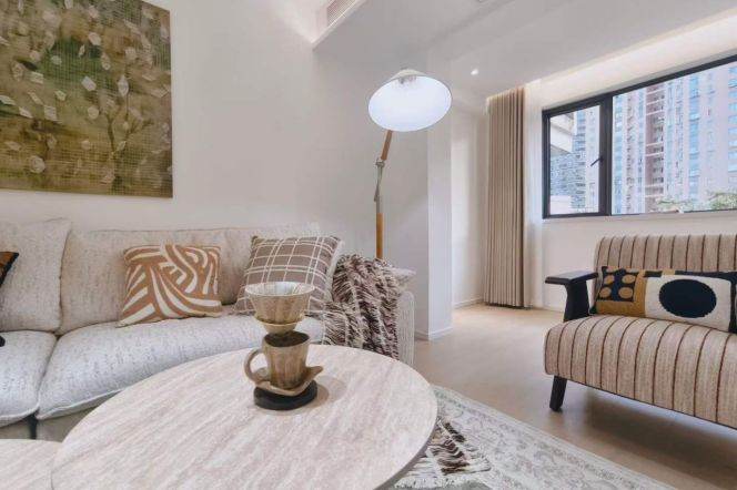 Spacious 2BR Apartment in Xujiahui (L3/L4/L9)